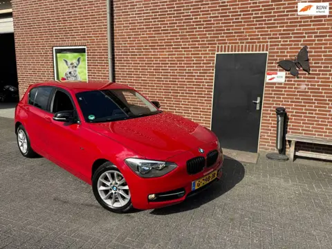 BMW 1-serie 116i 5DRS. Stoelverwarming, pdc, NW apk