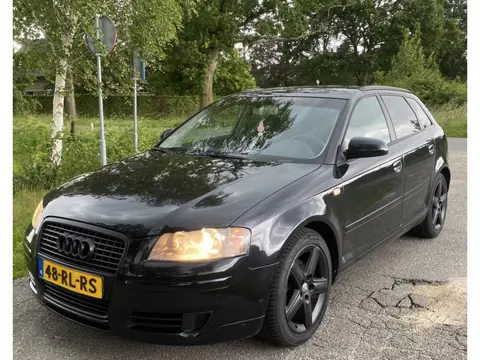 Audi A3 Sportback 2.0 FSI Ambiente (bj 2005, automaat)