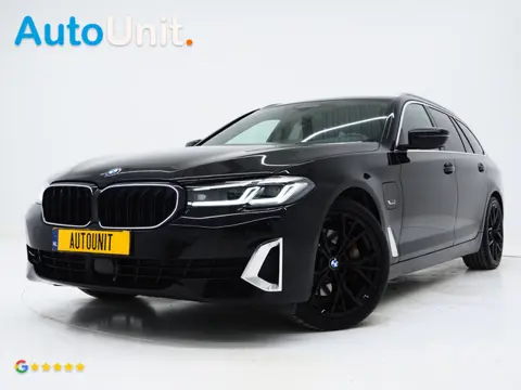 BMW 5 Serie Touring 530e | LED Grille | Leder | Harman/Kardon | Keyless | Adaptive Cruise | Sfeerlic