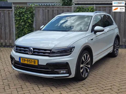 Volkswagen Tiguan 2.0 TSI 4Motion R-Line-Highline Trek,Cam,20 Inch,App.