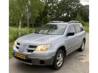 Mitsubishi Outlander 2.0 Invite plus (bj 2005)