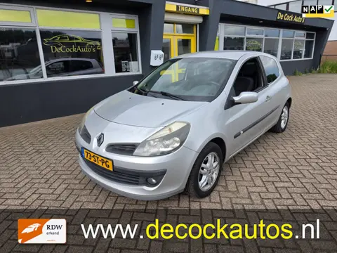Renault Clio 1.4-16V Dynamique Luxe/TREKHAAK
