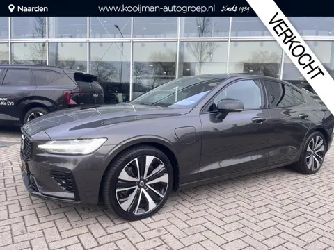 Volvo S60 Recharge T6 AWD Plus Dark | NL-AUTO | Harman & Kardon | Schuif-/kanteldak | Stoel-& stuurv
