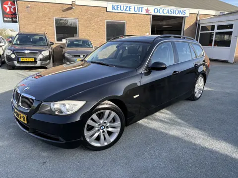 BMW 3 Serie Touring 320i High Executive , Panodak,Leer, Navi, 17 inch Keurige auto