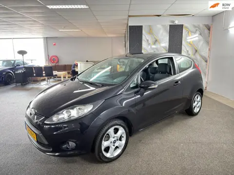 Ford Fiesta 1.25 Ghia Apk Nieuw,Airco,Clima,Voorruitverwarming,Lm velgen,N.A.P,2 sleutels + boekjes,