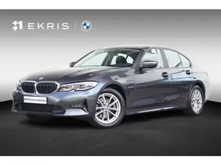 BMW 3-serie 320e Business Edition Plus | High Executive | Hifi | Verwarmde Voorstoelen | Leder |