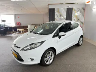 Ford Fiesta 1.25 Titanium Apk Nieuw,Airco,Stoelverwarming,N.A.P,Lm velgen,2 sleutels+Boekjes,Topstaa