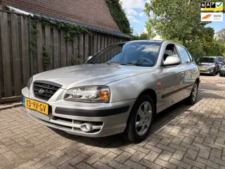Hyundai Elantra 1.6i-16V Dynamic - automaat - airco - nap