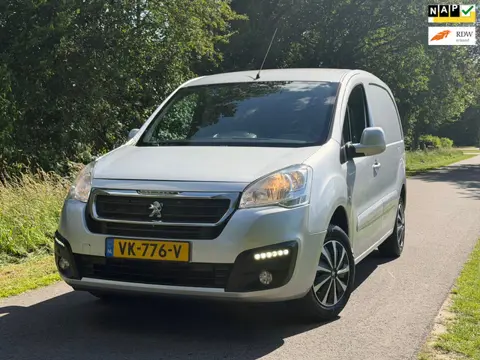 Peugeot Partner 120 1.6 HDI L1 XR Profit + | Apkl 06-2027 + Airco + Trekhaak + Marge Nu € 3.999,-!!!