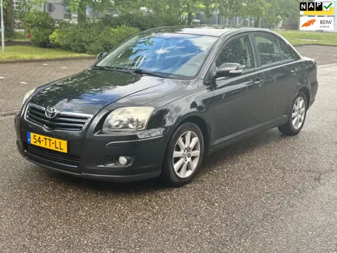 Toyota Avensis 2.0 VVTi Luna