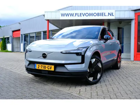 Volvo EX30 Single Motor Extended Range Plus 69 kWh Aut. Navi|Cam|HarmanKardon|LMV