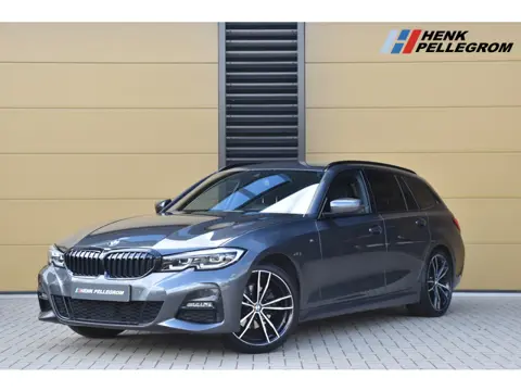 BMW 3 Serie Touring 320i High Executive * M-Sport * M-Sportonderstel * Comforttoegang * Sfeerverlich
