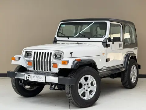 Jeep Wrangler 2.5 Softtop Laredo, 107Pk, 1990, Trekhaak, Lichtmetalen velgen, LED koplampen, Histori