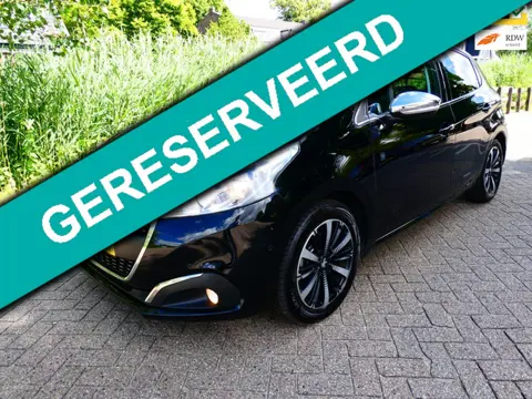 Peugeot 208 1.2i 110pk 2e eig. Automaat Clima Navi Panorama PDC
