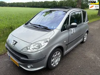 Peugeot 1007 1.6-16V Sesam Gentry Airco/Automaat/Opendak/Cruise/Boekjes