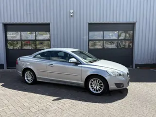 VOLVO C70 2.4 MOMENTUM
