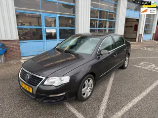 Volkswagen Passat 2.0 FSI Comfortline RIJDGOED/AIRCO/1E EIG