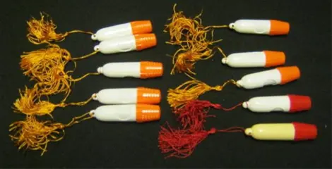 10 naai reisset in koker,6-delig,NIEUW, kunststof,7 cm lang