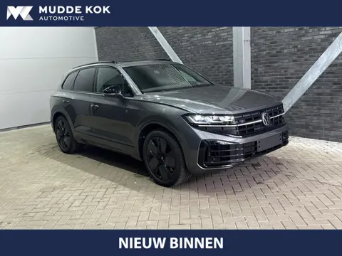 Volkswagen Touareg 3.0 TSi eHybrid 4MOTION R | FINAL EDITION | Luchtvering | Trekhaak | Panoramdak |