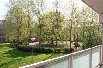 Woning aan de Dickenslaan te Amsterdam