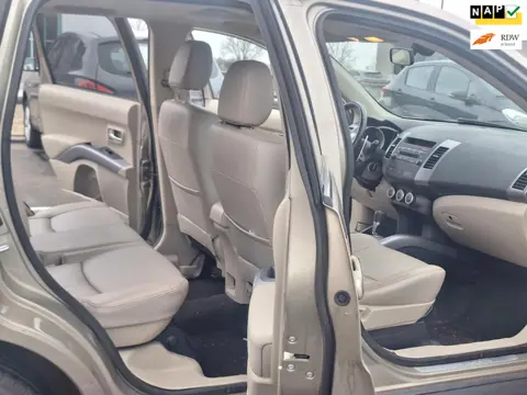 Mitsubishi Outlander GERESERVEERD !!!!!!!!!