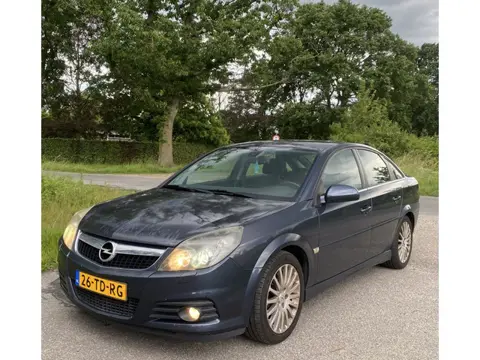 Opel Vectra GTS 2.2-16V Business (bj 2006)