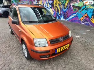 Fiat Panda 1.2 Emotion de wk special Voorzien van digitale airco. Sport velgen 180 dkm nap. Stereo p