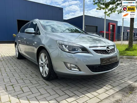 Opel Astra Sports Tourer 1.4 Turbo Cosmo / PDC / CLIMATE / CRUISE / NAVIGATIE / STOEL-STUUR VERWRMIN