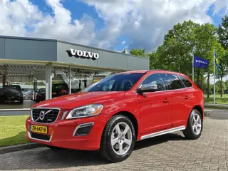 Volvo XC60 T5 245PK R-Design | Trekhaak | PDC Achter | Stoelverwarming | 18'' | Leder
