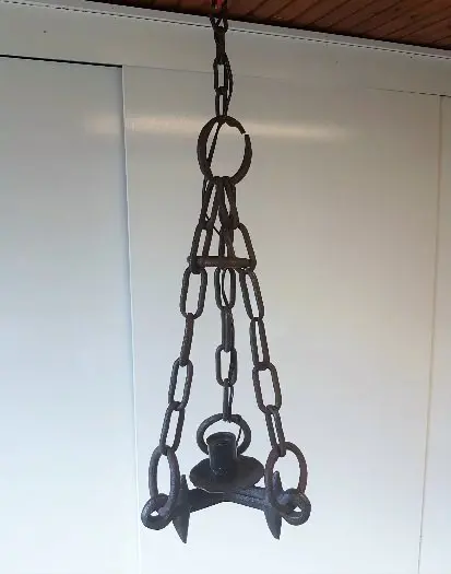 Lamp/hanglamp van ouderwetse eg, met kettingen