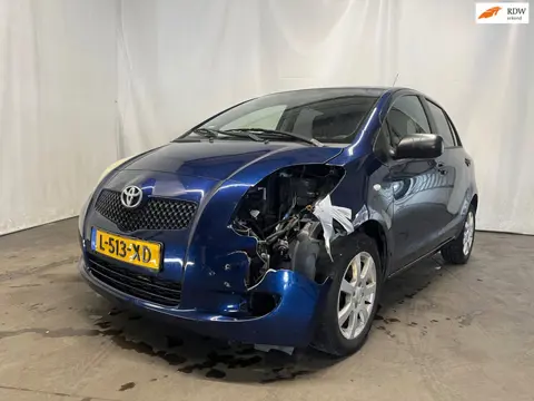 Toyota Yaris 1.3 VVTi Cool - Schade
