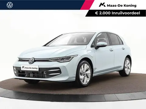 Volkswagen Golf Life Edition 1.5 eHybrid 204 PK 6 versn. DSG · Achteruitrijcamera · Draadloze telefo