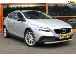 Volvo V40 Cross Country T3 Geartronic | Trekhaak 1500 kg | Standkachel | Volvo On Call | Camera