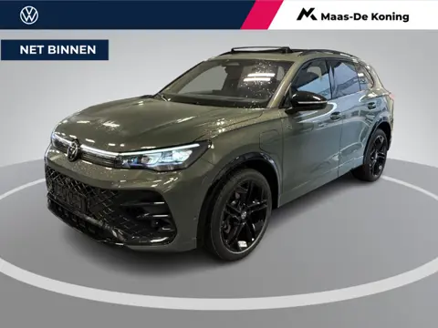 Volkswagen Tiguan 1.5 eHybrid 204pk R-Line Edition · Panoramadak · Inklap. Trekhaak · 360 Camera · L