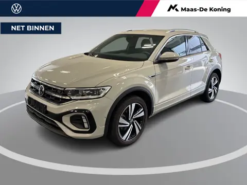 Volkswagen T-Roc 1.5 TSI 150pk DSG R-Line · Camera · Keyless · Dodehoeksensor · Stoelverwarming · AC