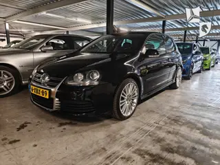 Volkswagen Golf 3.2 R32