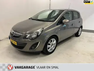 Opel Corsa 1.4-16V BlitZ 5 deurs-Navigatie-parkeersensoren-Airco-trekhaak luxe uitvoering.