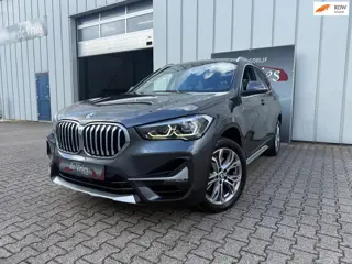 BMW X1 XDrive20i High Executive / Airco / Navi / Cruise control / Achteruitrij camera / Afneembare t