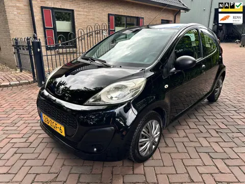 Peugeot 107 1.0 Access Accent - airco , nieuwe banden