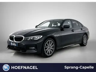 BMW 3-serie 330e Sport Line | Adaptive Cruise | Trekhaak | Stoelverw. | CarPlay