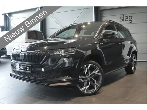 Škoda Karoq 1.5 TSI ACT Sportline Black Style navi camera led 19 inch !!