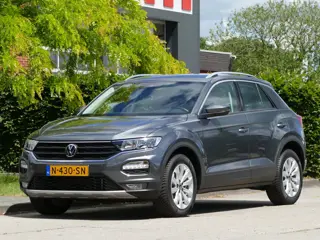Volkswagen T-Roc 1.5 TSI Style AUTOMAAT | achteruitrijcamera | navigatie | trekhaak