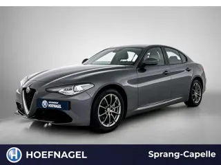Alfa Romeo Giulia 2.0T Super | Navi | Climate Control | Cruise Control |