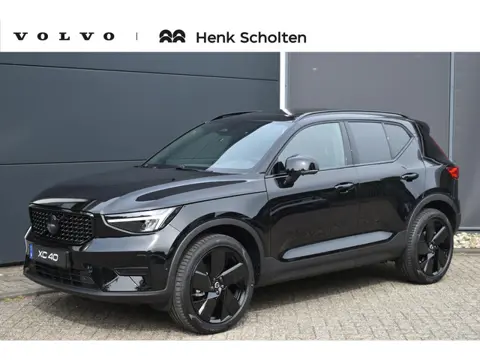 Volvo XC40 B4 Plus Black Edition | Panoramisch Schuif-/Kanteldak | 360 Graden Camera | Google Naviga