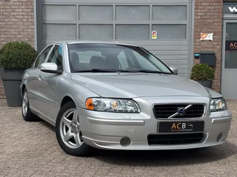 Volvo S60 2.4 Nette staat. Goed onderhouden. (bj 2008)