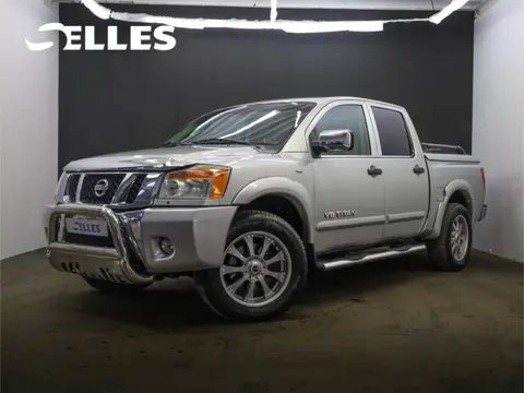 Nissan TITAN