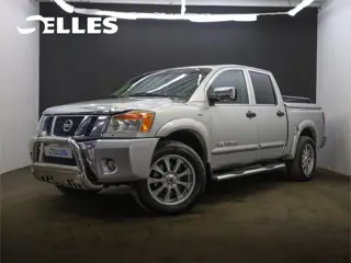 Nissan TITAN