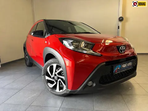 Toyota Aygo X 1.0 VVT-i S-CVT Automaat/Stoelverw/Carplay/cruise/Bi-tone/17 inch/pas 3000km!