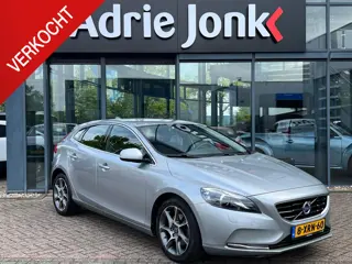 Volvo V40 1.6 T2 Momentum | TREKHAAK | STOELVERWARMING | ACHTERUITRIJCAMERA | NAVIGATIE | CRUISE CON