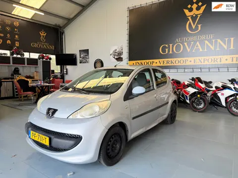 Peugeot 107 1.0-12V XR